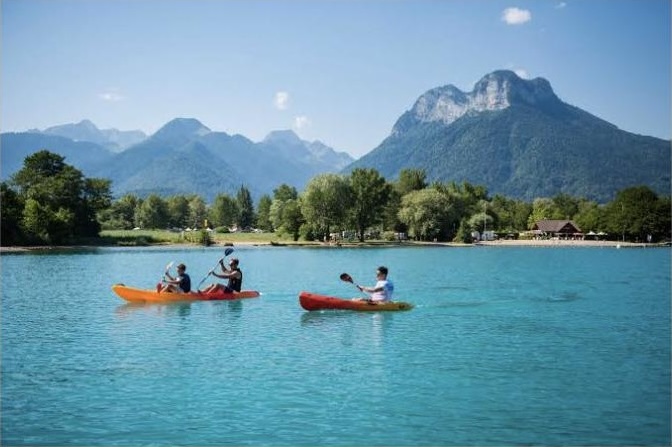 Location de kayaks sur le lac d'Annecy à Saint-Jorioz